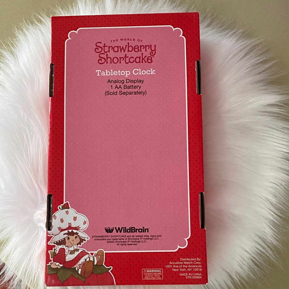 Strawberry Shortcake Tabletop Clock new in box /Analog display - Picture 2 of 5